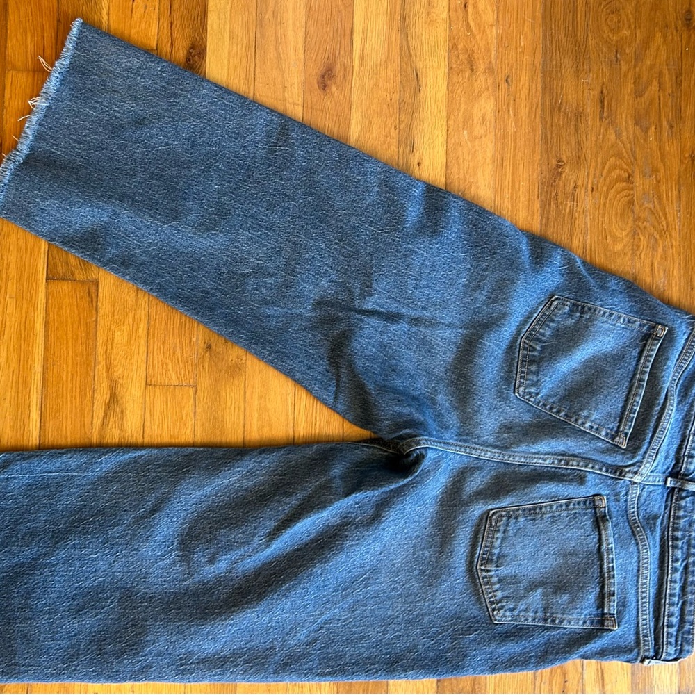 Old Navy Extra High Rise Capis - Picture 5 of 9
